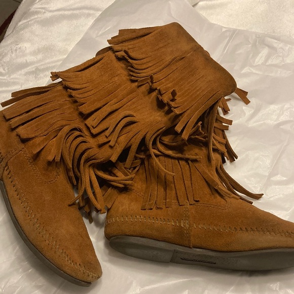 Minnetonka Fringe Moccasins Leather Suede Boots. size8 - Picture 9 of 10
